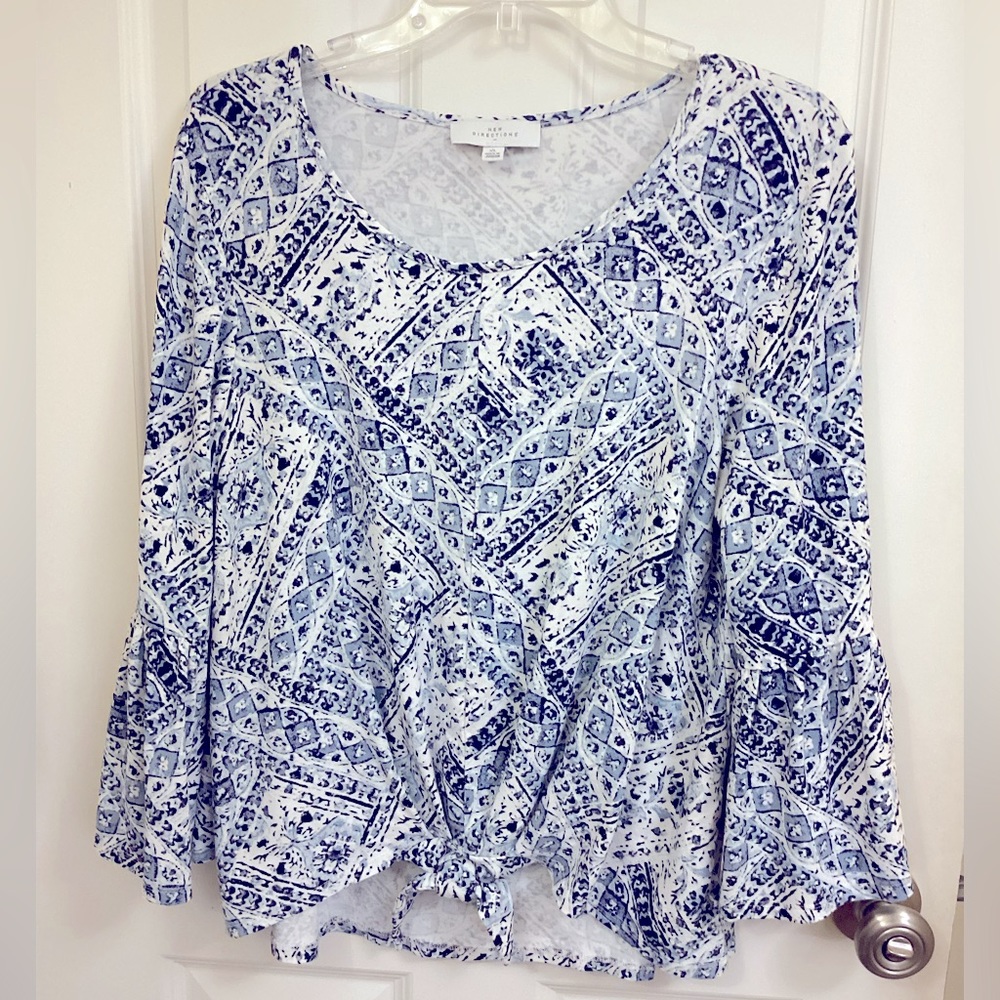 New Directions top, blue and white, fluted sleeves, front tie